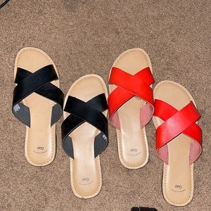 Gap slides red and black.